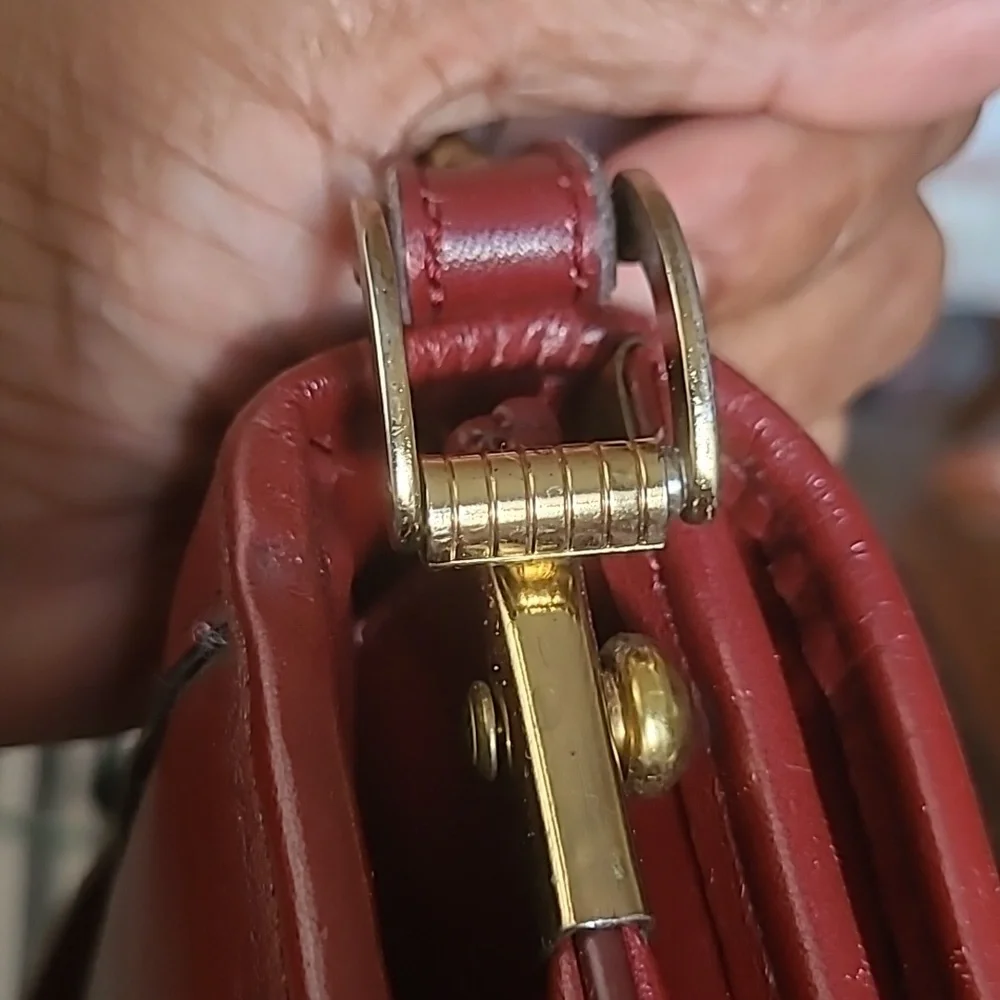 Vintage Etienne Aigner Leather Crossbody satchel brief in Oxblood red - Picture 13 of 16